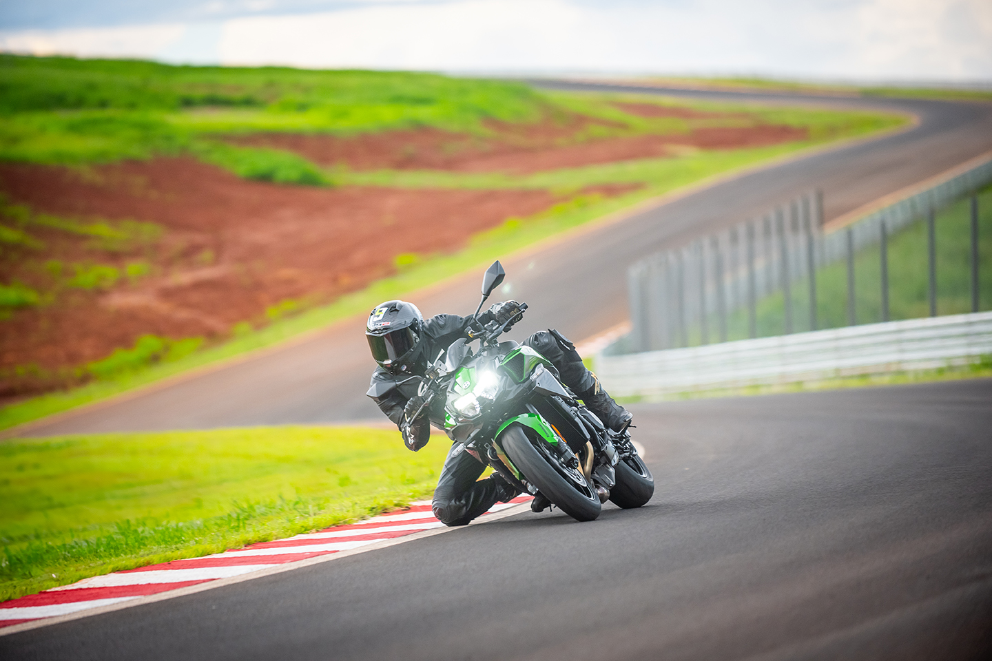 919b8fb3-1314-4f8e-a0e6-0551393a5840